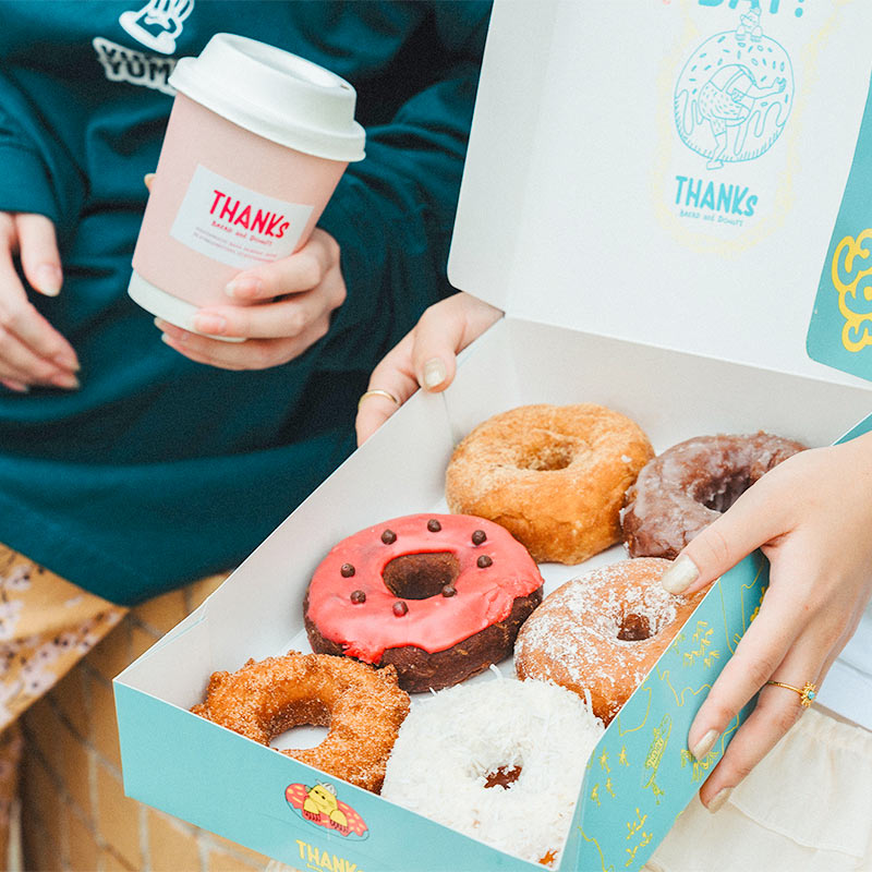 沖縄生まれできたてふわふわ THANKs BREAD and DONUTS