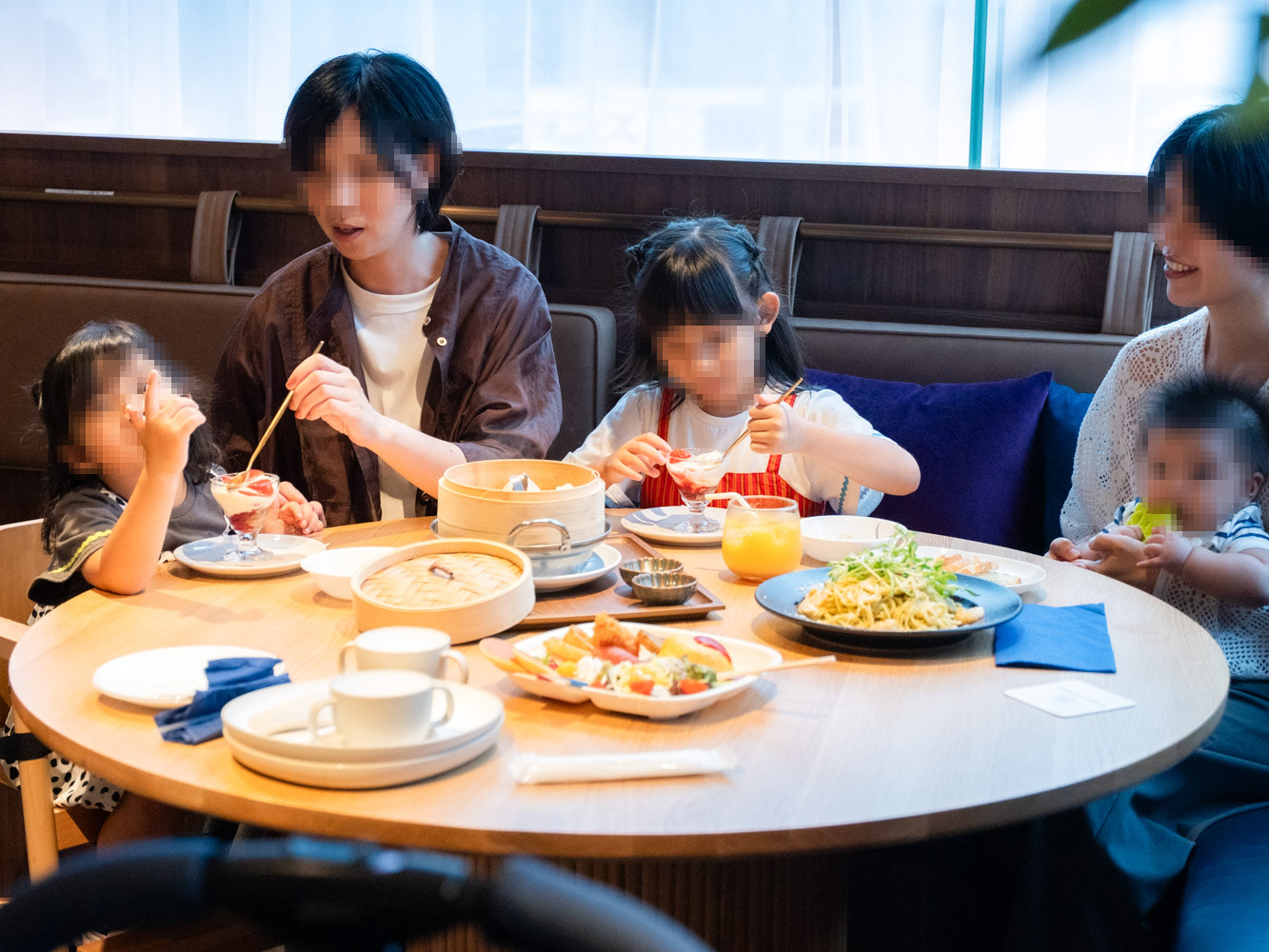 子連れの食事やママ友ランチ、昼飲み、女子会にも! 那覇・久茂地でさまざまなシーンに応える、RYUBO FOOD HALL(リウボウフードホール)の楽しみ方